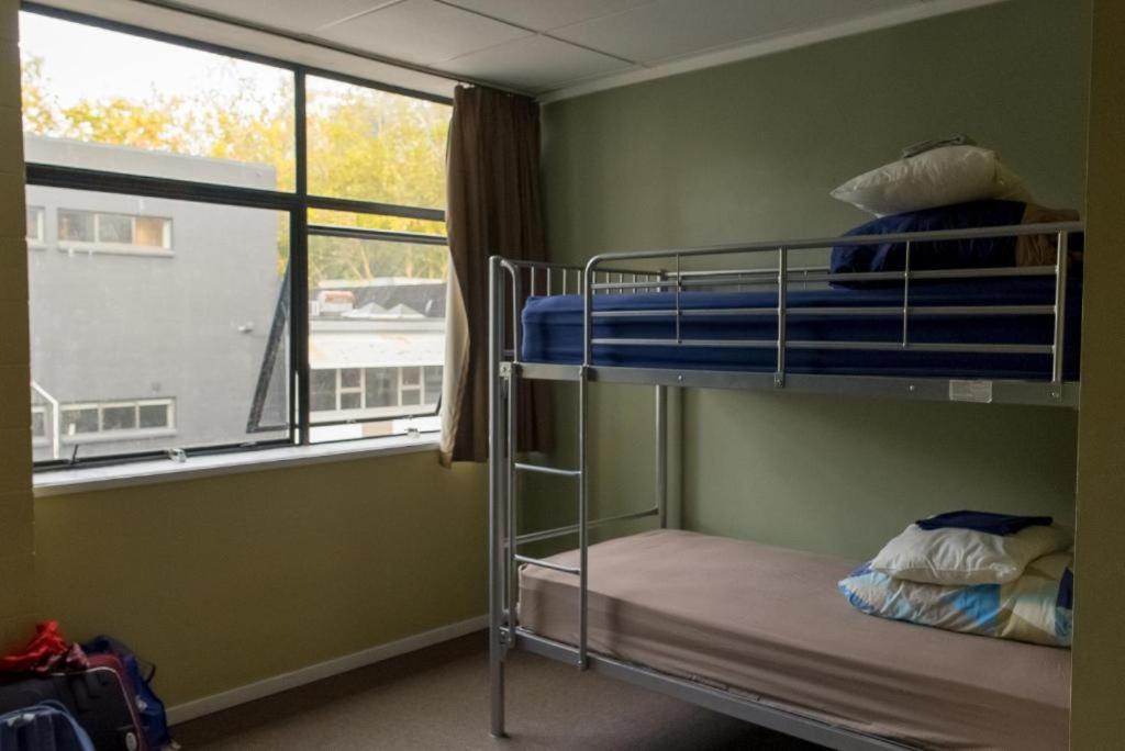 Letto o letti in una camera di Silverfern Backpackers