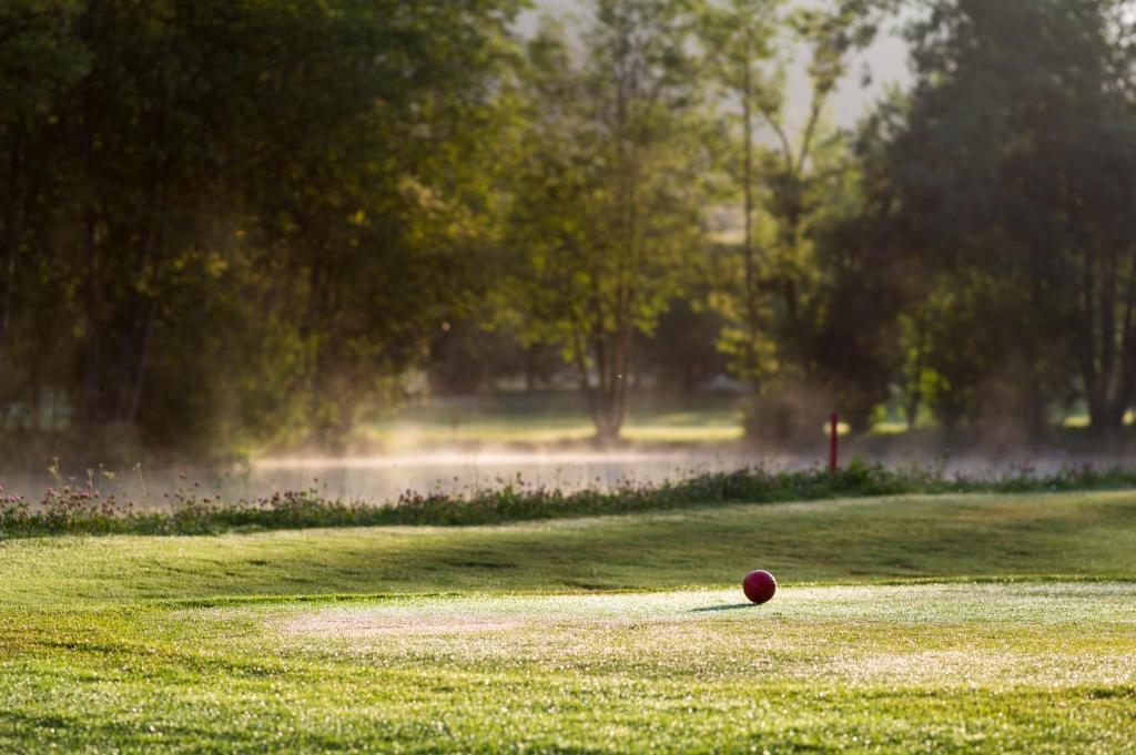 Golf v apartmánu nebo okolí