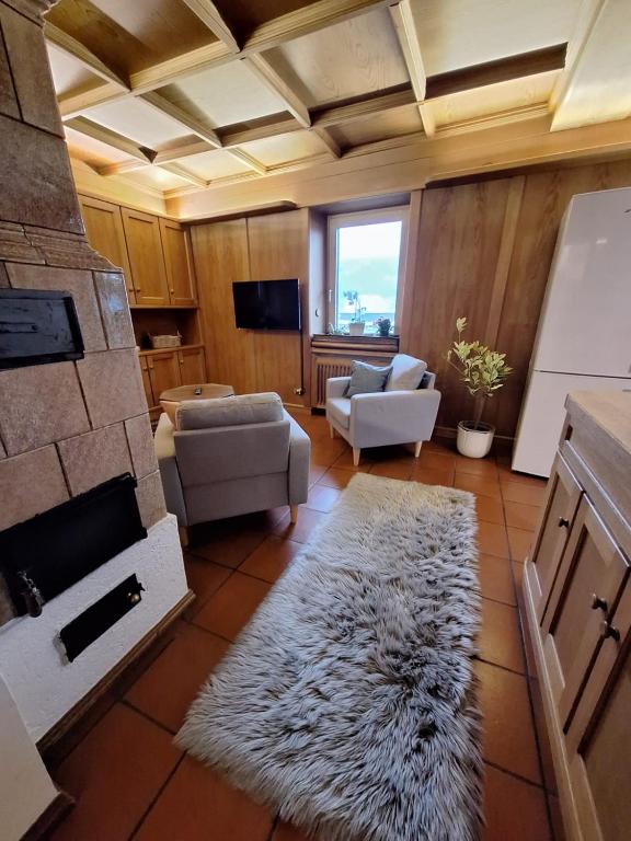 A television and/or entertainment centre at Villa Noce 2