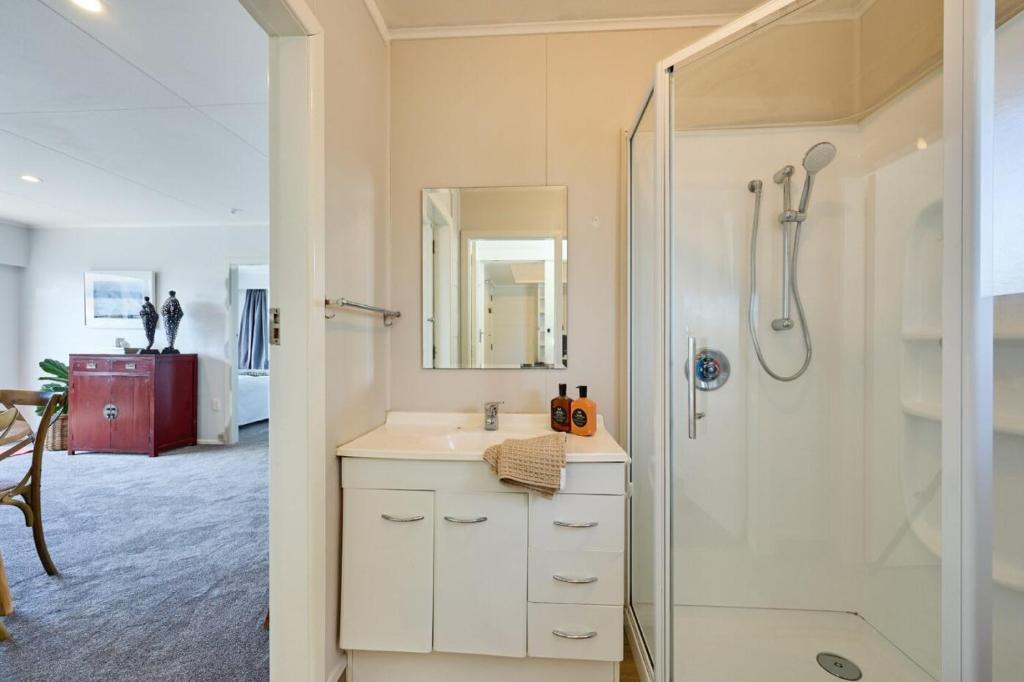 Views on Churchill - Resim 3