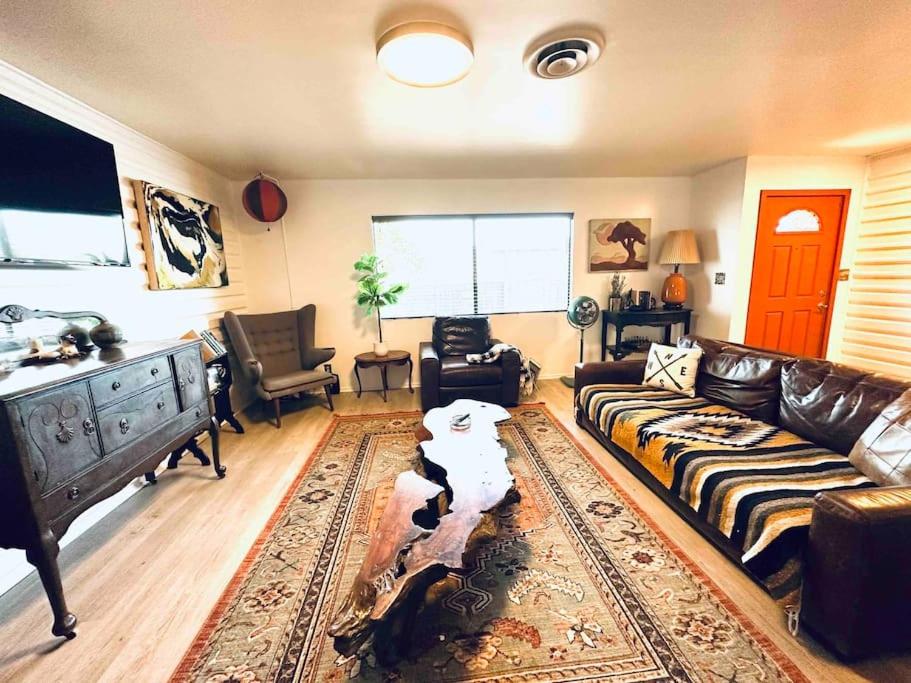 Istumisnurk majutusasutuses Joshua Tree House with Great View - 1 min from visitor center!