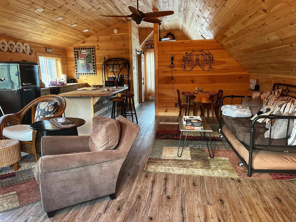 The Loft at Bearpen Mountainski, hike, views!, Prattsville Updated