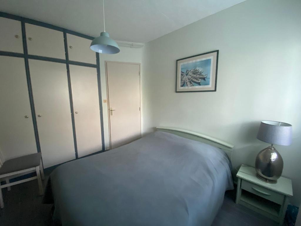 Zdjęcie z galerii obiektu Appartement T2 vue mer, accès plage, balcon, parking, Wifi - Vaux-sur-Mer - FR-1-539-43 w mieście Vaux-sur-Mer