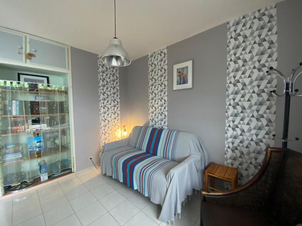 Zdjęcie z galerii obiektu Appartement T2 vue mer, accès plage, balcon, parking, Wifi - Vaux-sur-Mer - FR-1-539-43 w mieście Vaux-sur-Mer