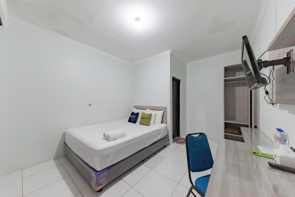 Urbanview Hotel Sunday Cirebon by RedDoorz - Chambre De Luxe