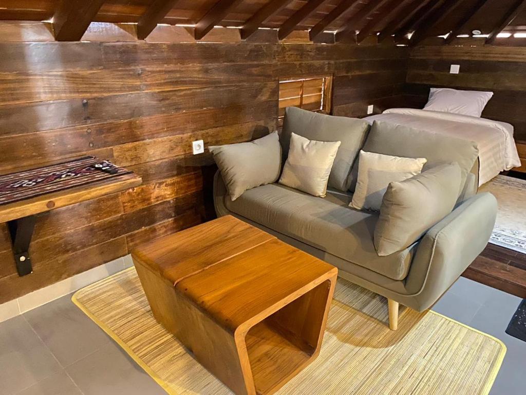 Posezení v ubytování Alu Lofts