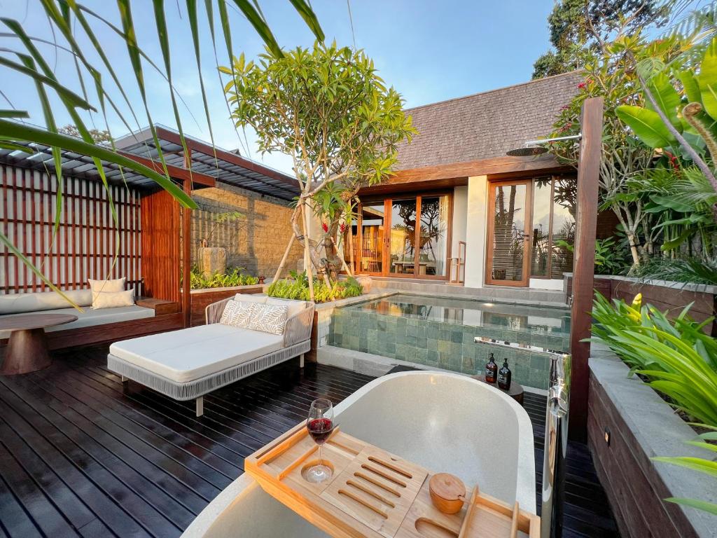 TOP 10 Mejores Hoteles de Lujo en Ubud, Bali 513147329