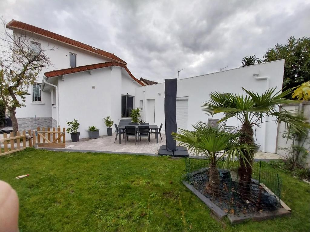 Photo de la galerie de l'établissement Maison entre Paris et aéroport Cdg, à Aulnay-sous-Bois