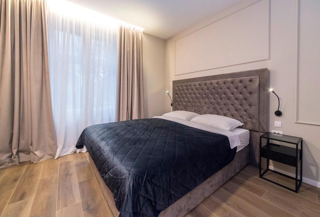 Imperial Apartment B - 3