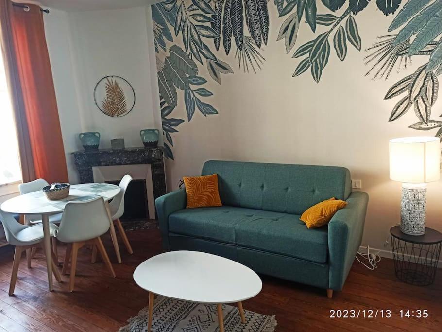 Istumisnurk majutusasutuses appartement dans une meulière d'architecte