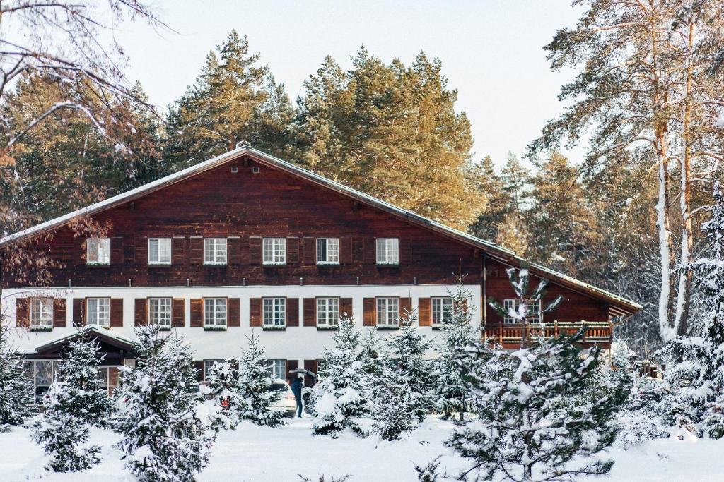an old barn in the snow at Мис Доброї Надії Полтава in Hlody