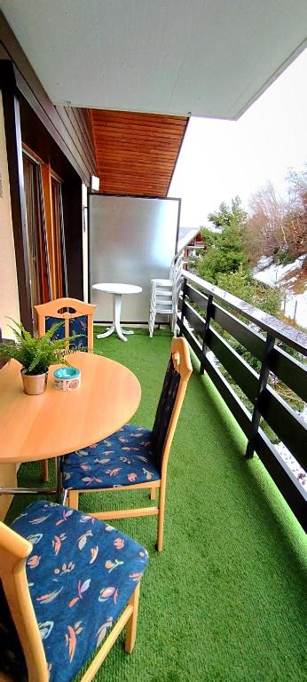 Balkón nebo terasa v ubytování NA ''Chalet'' au Centre et Parking Couvert GRATUIT
