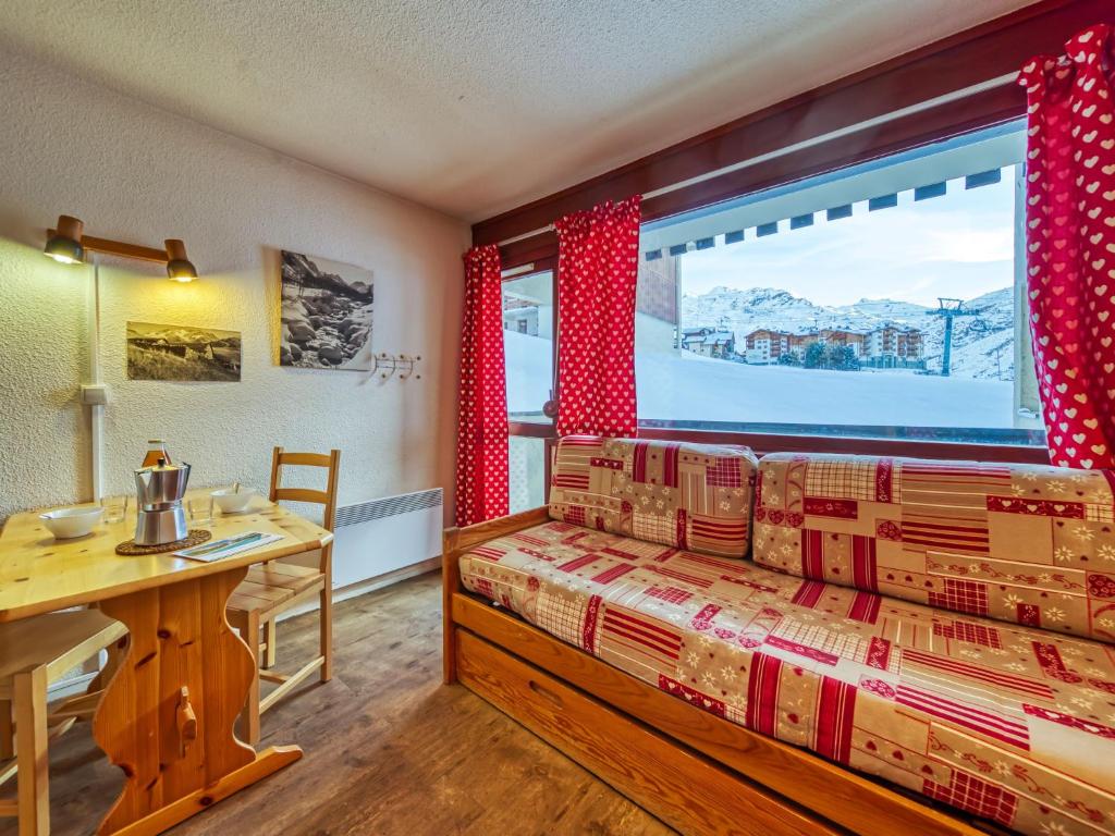Posezení v ubytování Apartment Asters 1126 Bâtiment A2 by Interhome