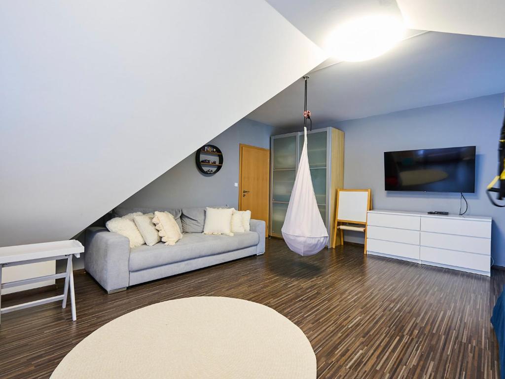 TV a/nebo společenská místnost v ubytování Apartment 566 by Interhome