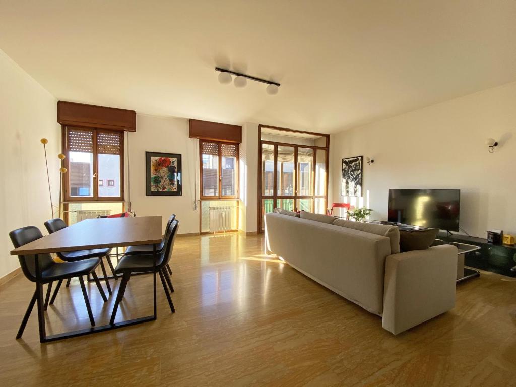 Μια τηλεόραση ή/και κέντρο ψυχαγωγίας στο Ca' Beuys In The Kitchen Apartment