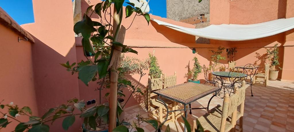 Balkón nebo terasa v ubytování Riad Parfum d'Orient