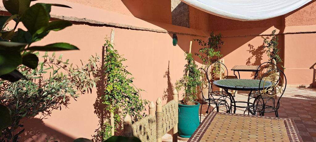 Balkón nebo terasa v ubytování Riad Parfum d'Orient