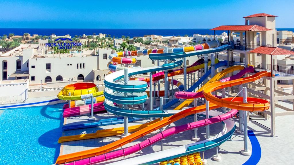 Bazén v ubytování Pickalbatros Sands Port Ghalib nebo v jeho okolí