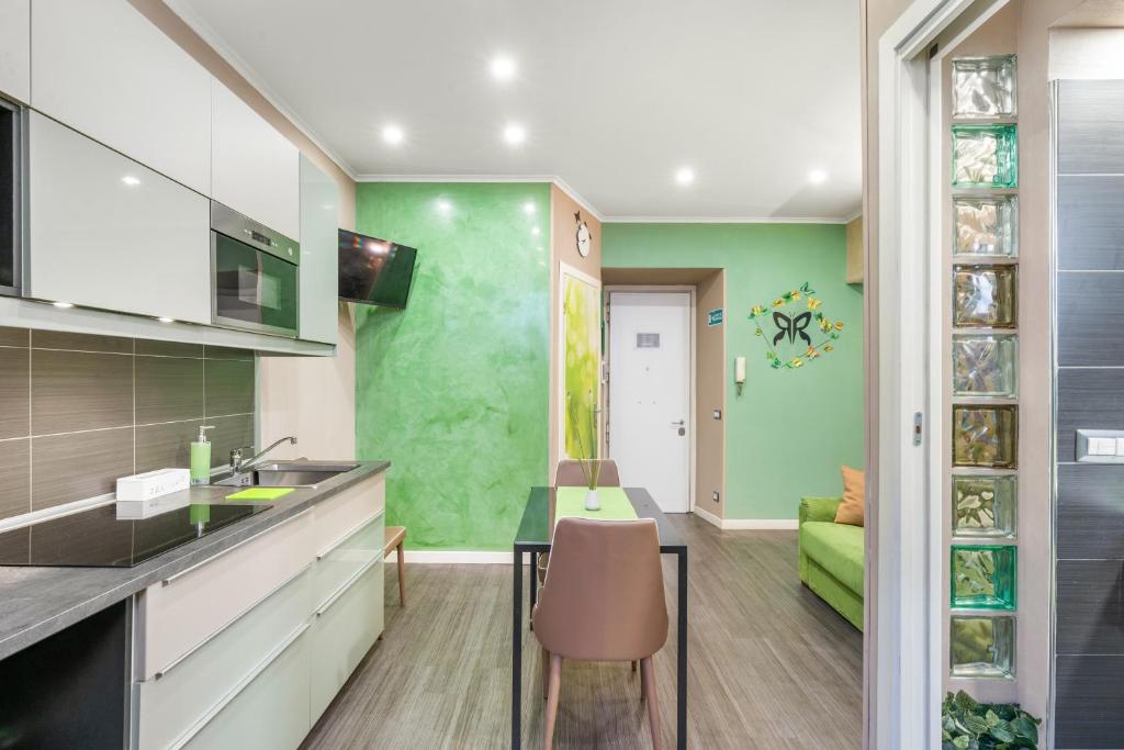 Kuchnia lub aneks kuchenny w obiekcie GREEN butterfly house holiday