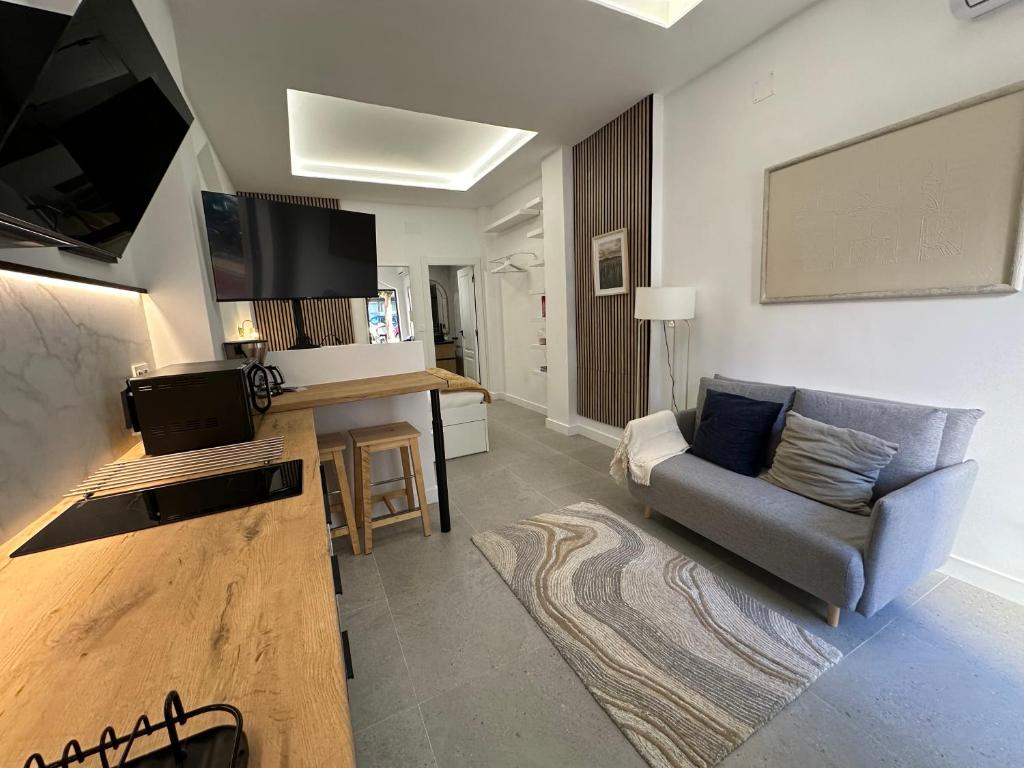 Η κουζίνα ή μικρή κουζίνα στο Loft Las Alpujarras - Torremolinos Centro, a 6 minutos de la playa caminando