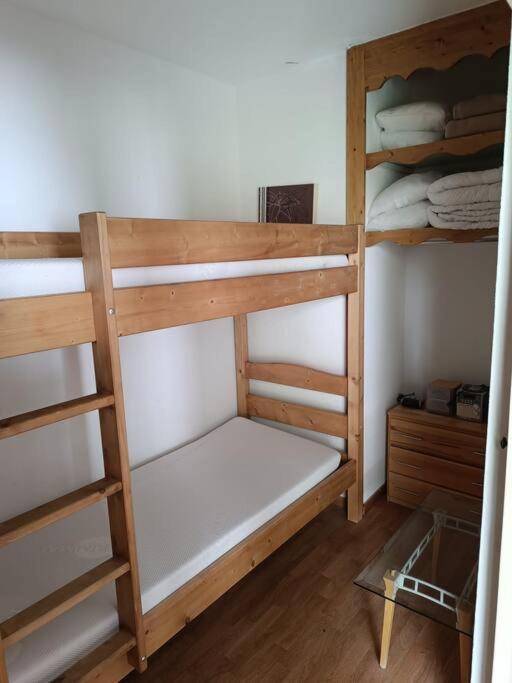 Postel nebo postele na pokoji v ubytování CHEZ ERIC appart 4 pers orelle