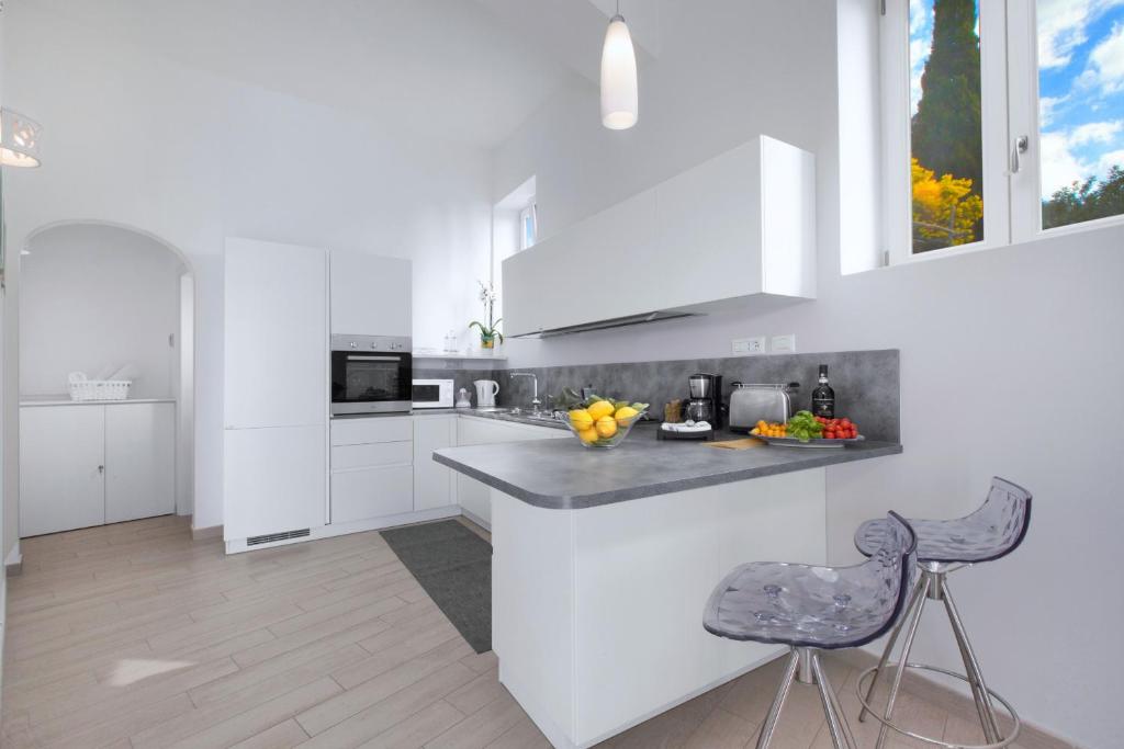 Kuchnia lub aneks kuchenny w obiekcie Amore Rentals - Villa Anna