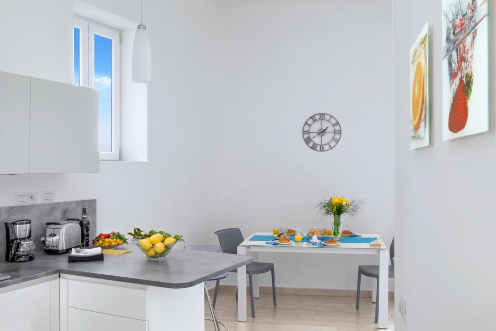 Kuchnia lub aneks kuchenny w obiekcie Amore Rentals - Villa Anna