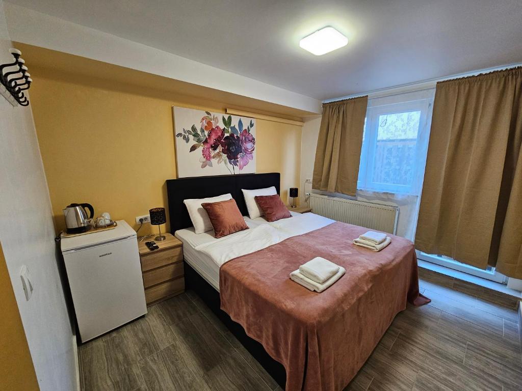 Royal Apartments & Rooms - Double Or Twin Room With Terrace