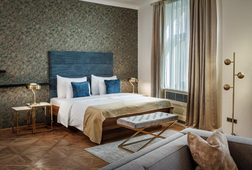 Golden Angel Suites by Adrez - Resim 13