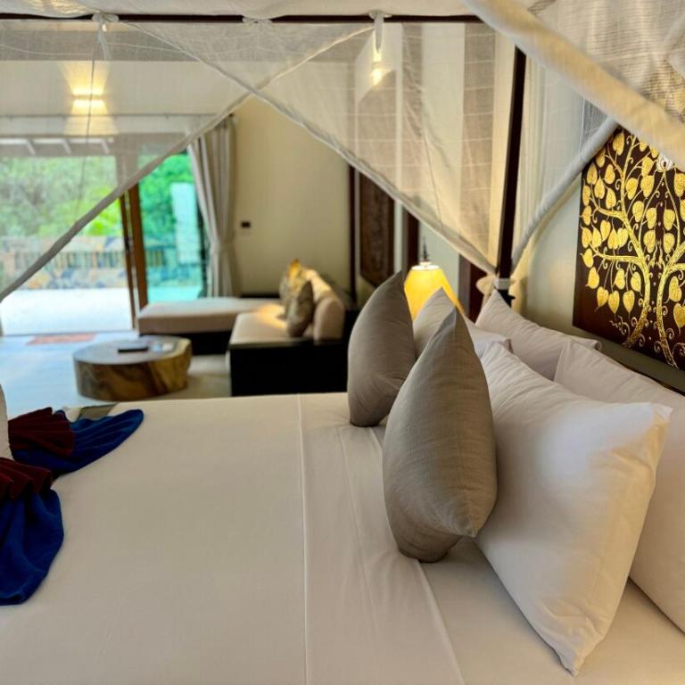 Koh Jum Beach Villas 