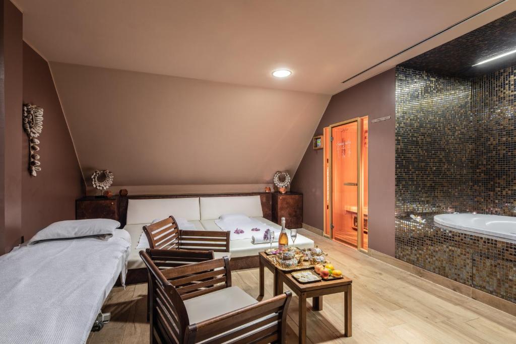 Postel nebo postele na pokoji v ubytování Eurostars uHOTEL