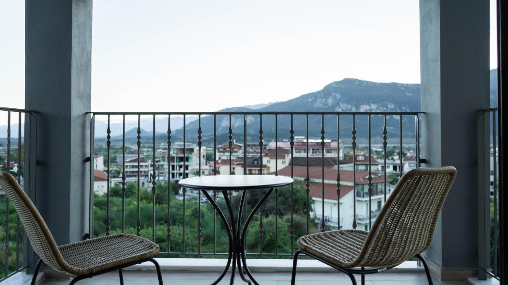 Konaki of Meteora Boutique Living - Deluxe Double Room With Balcony