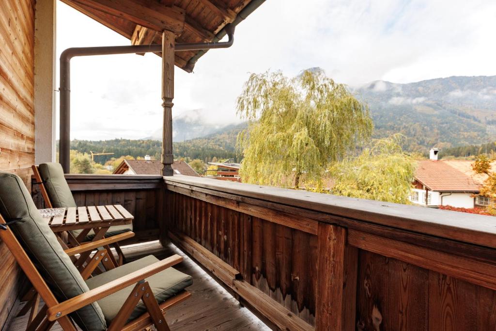 Nespecifikovaný výhled na hory nebo výhled na hory při pohledu z hotelu