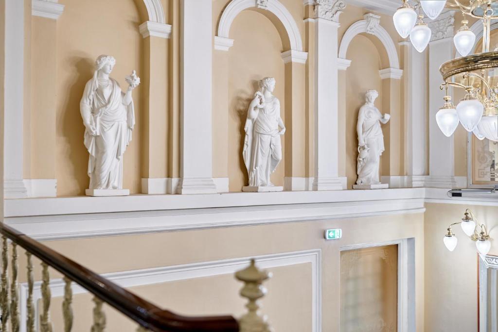 Hotel Maxim - Resim 38