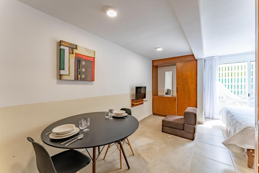 Bed Away Studios - Studio Con Balcone