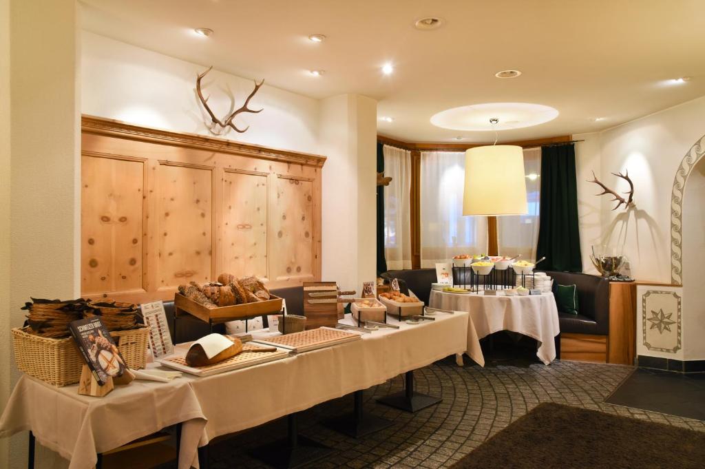 Posezení v ubytování Hotel Schweizerhof Lenzerheide