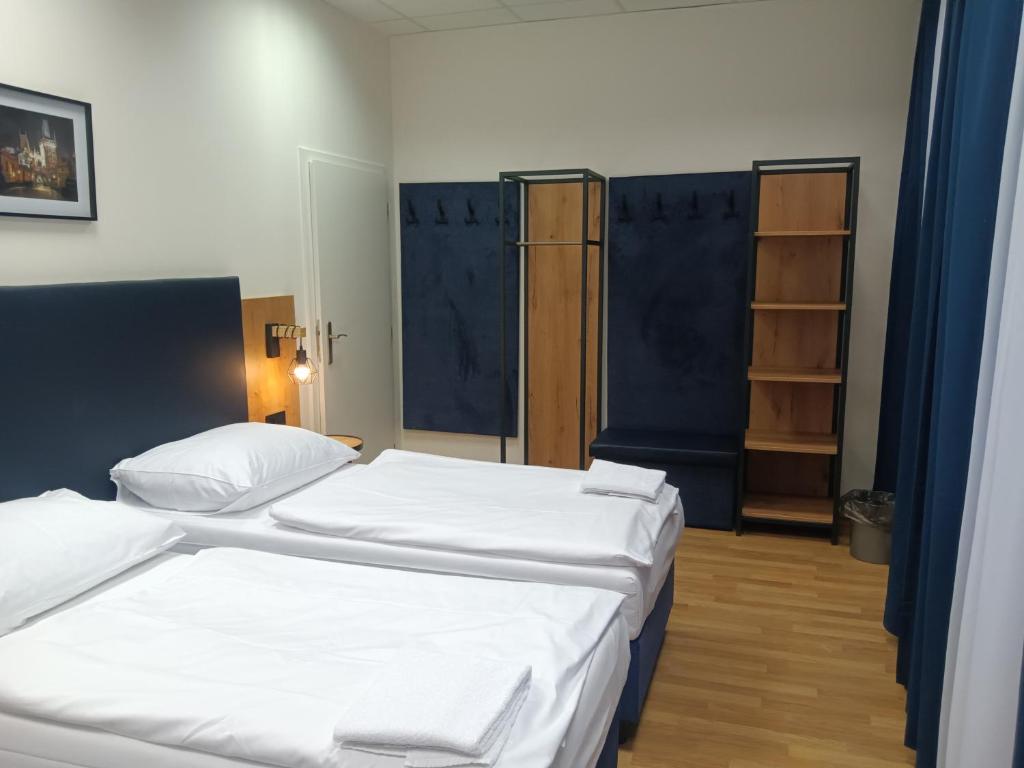 Powder Tower Suites - Resim 45