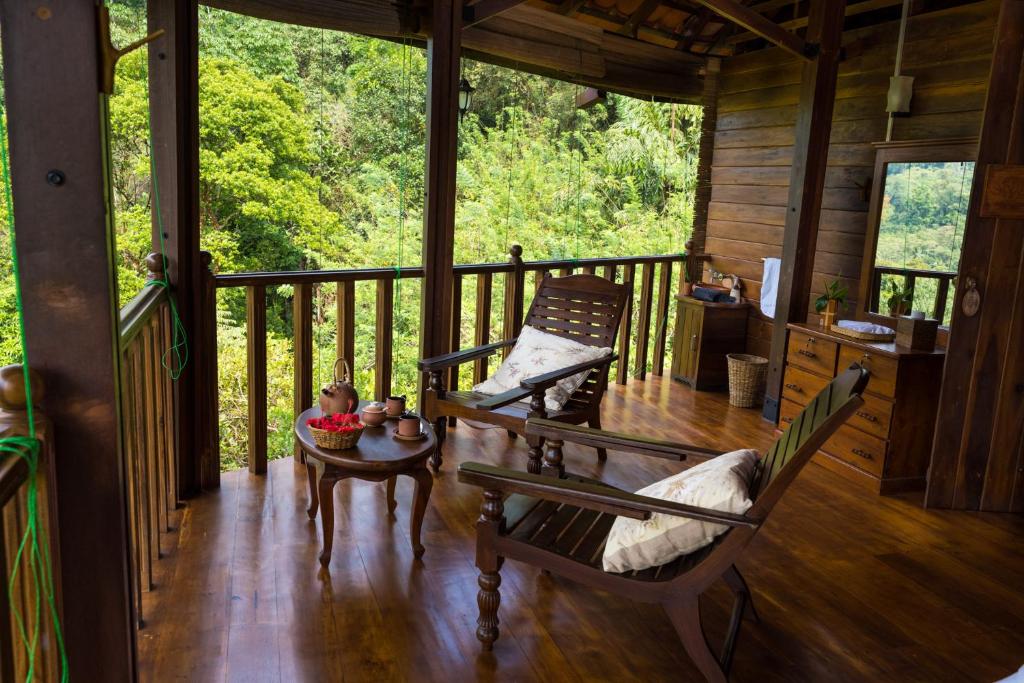Balkón nebo terasa v ubytování Wanakaset Forest Glamping