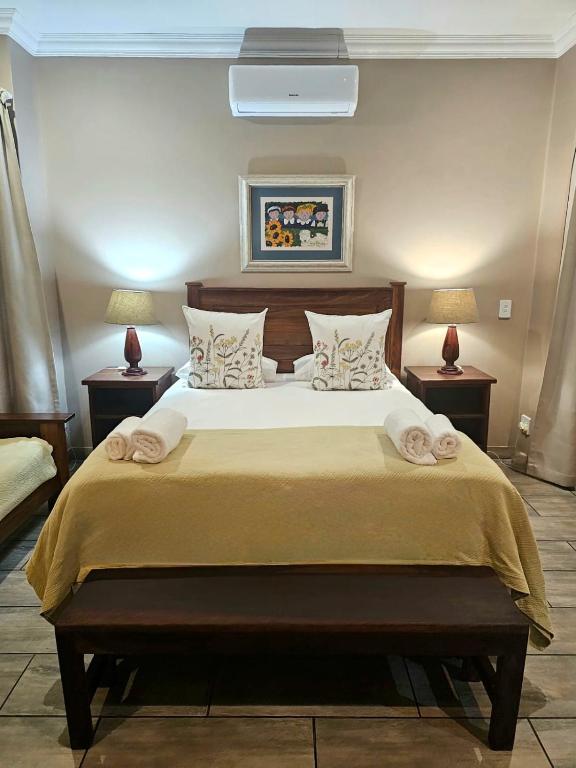 2 Owls Guesthouse - Superior Triple Room