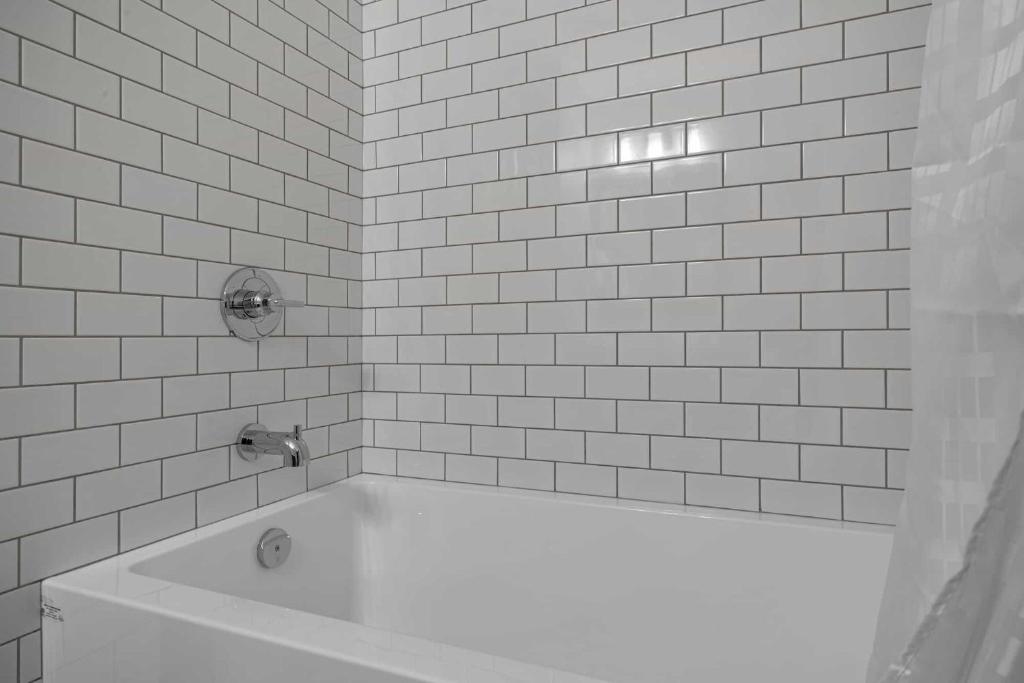 
Double Queen Room and Deluxe King Room - No pets allowed
