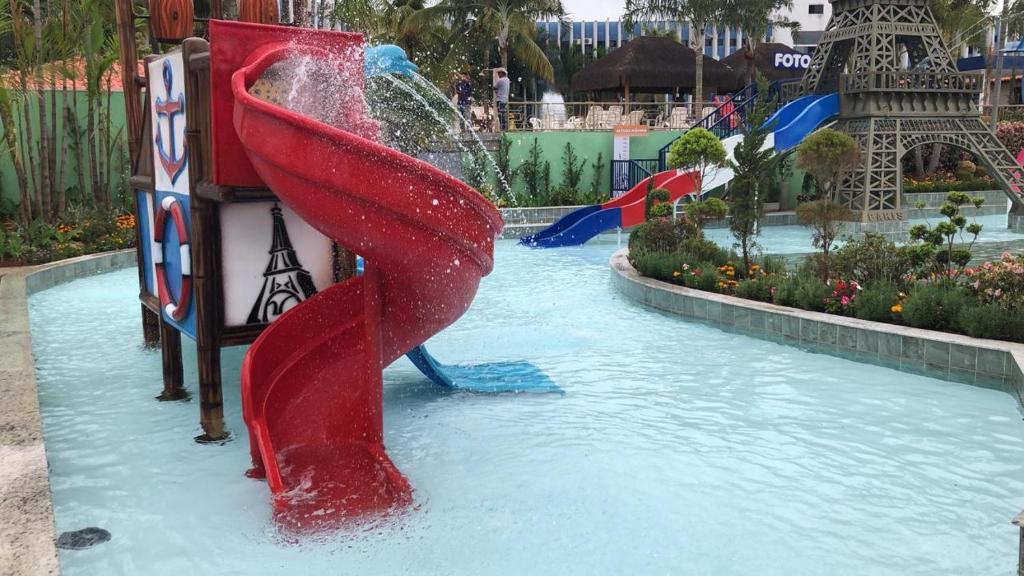 A piscina localizada em Hotel CTC ou nos arredores
