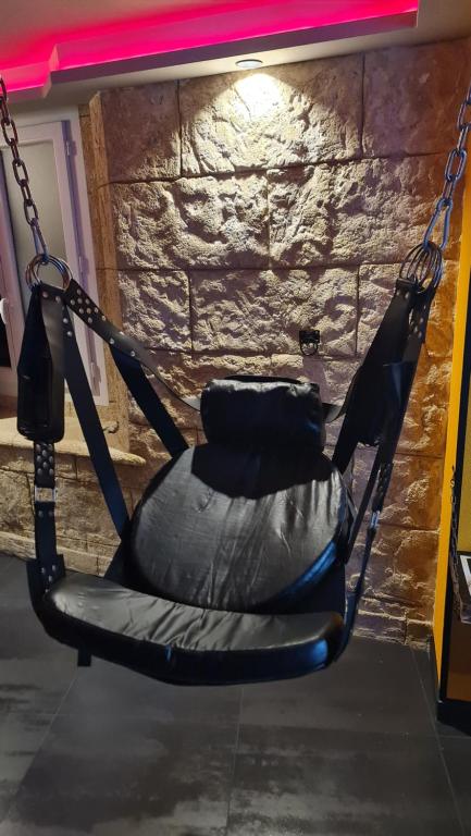 Fotografie z fotogalerie ubytování LOVEROOM "Des Chaines Les Passions" v destinaci Bargemon