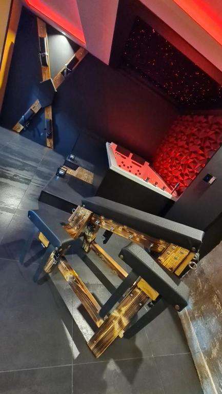 Fotografie z fotogalerie ubytování LOVEROOM "Des Chaines Les Passions" v destinaci Bargemon