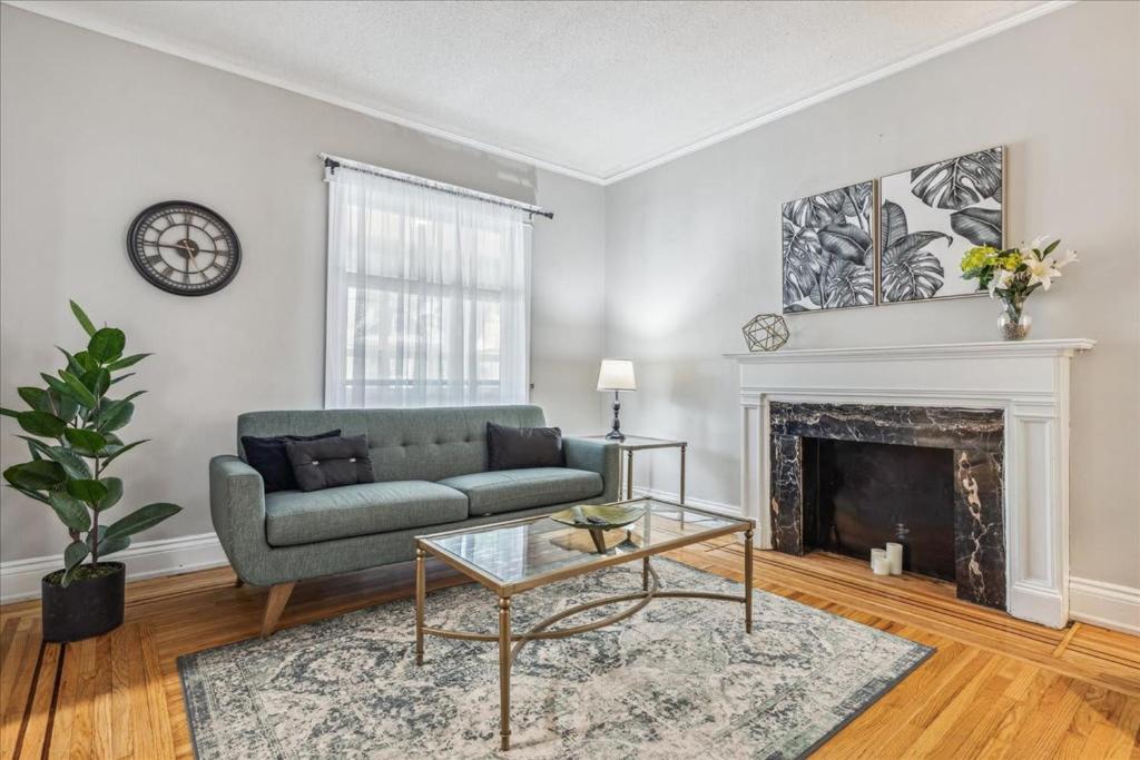 Spacious Family Home with Back Patio, Hamilton Updated 2023 Prices