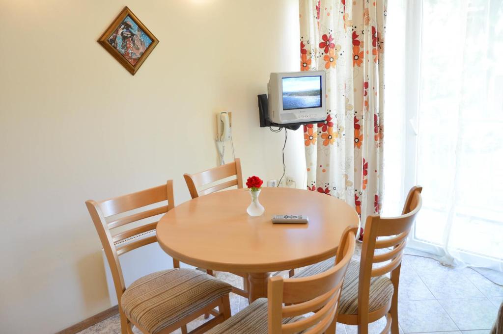 Two-Bedroom House with Kitchen with Free Aquapark Access