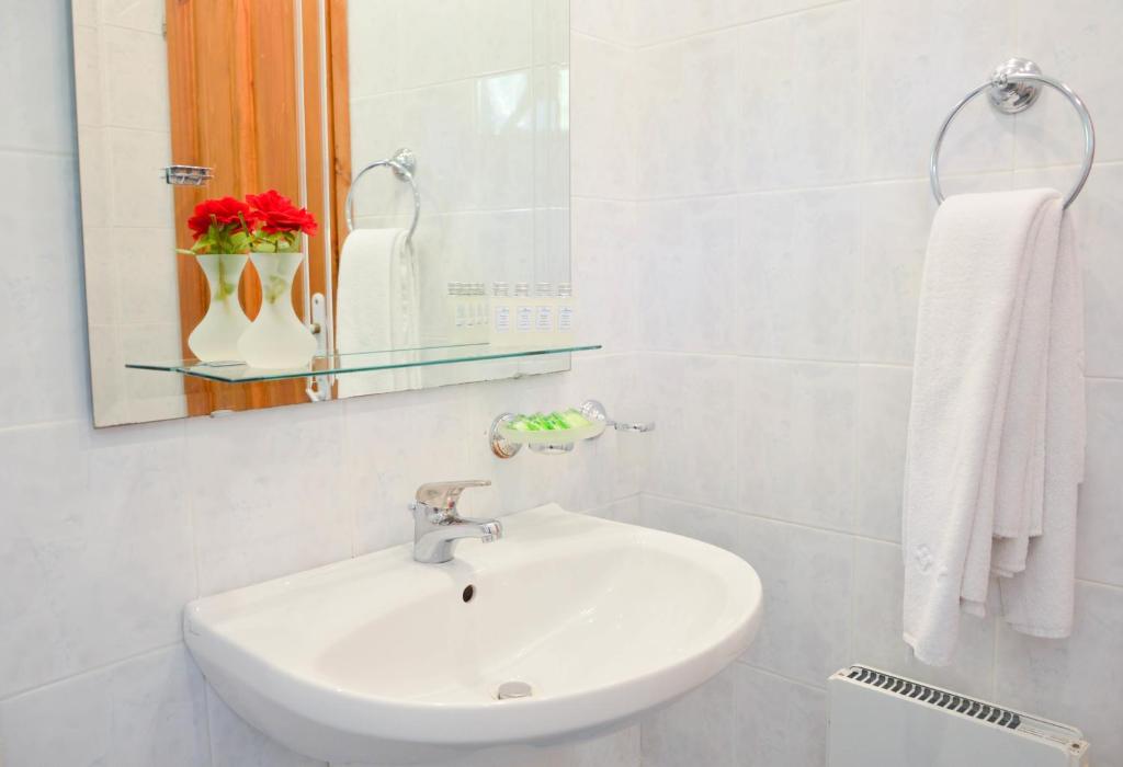 Two-Bedroom House with Free Aquapark Access