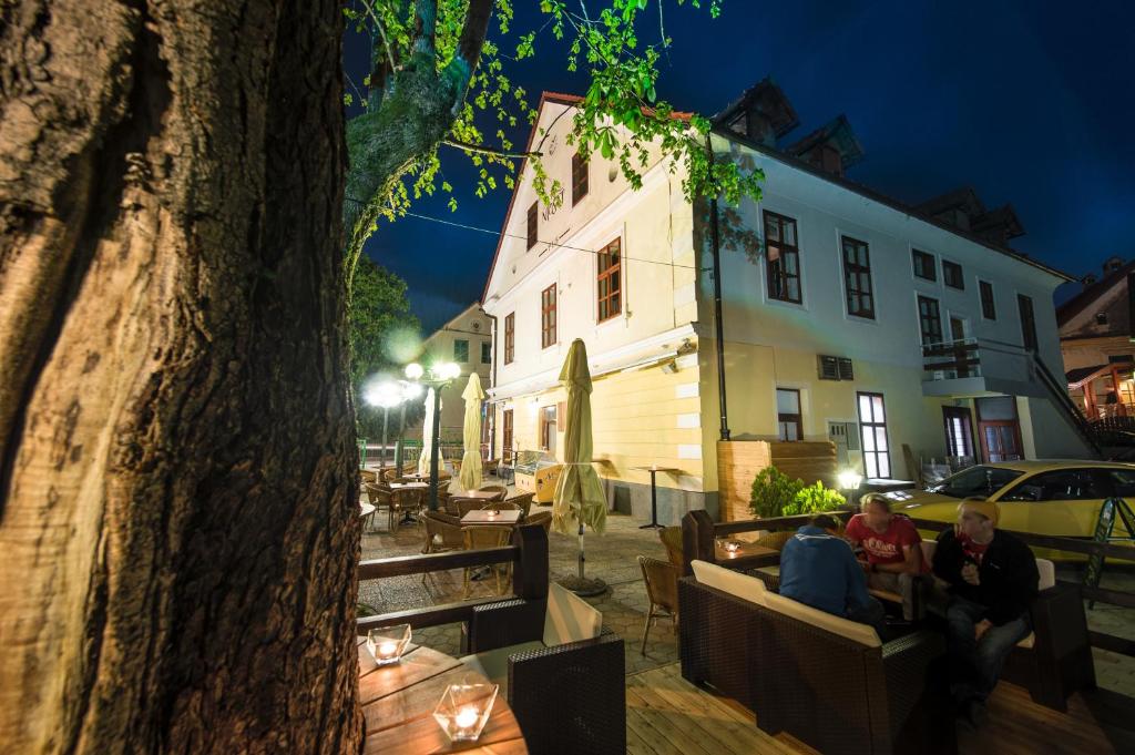 Budova, kde se hotel nachází