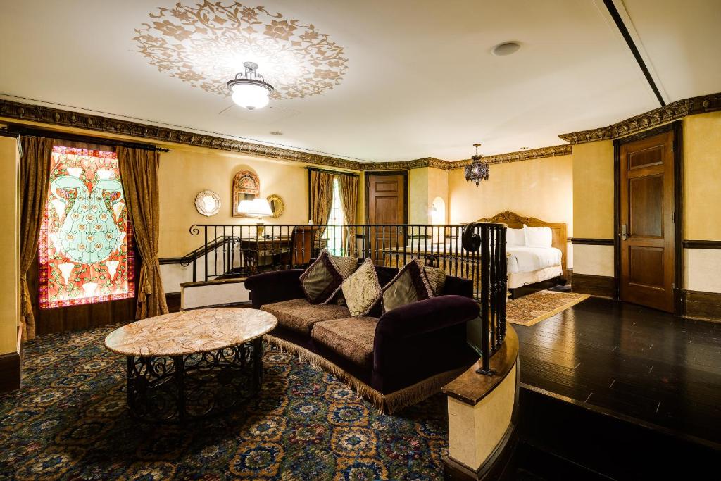 Showboat Hotel Atlantic City - House Of Blues Junior Suite King