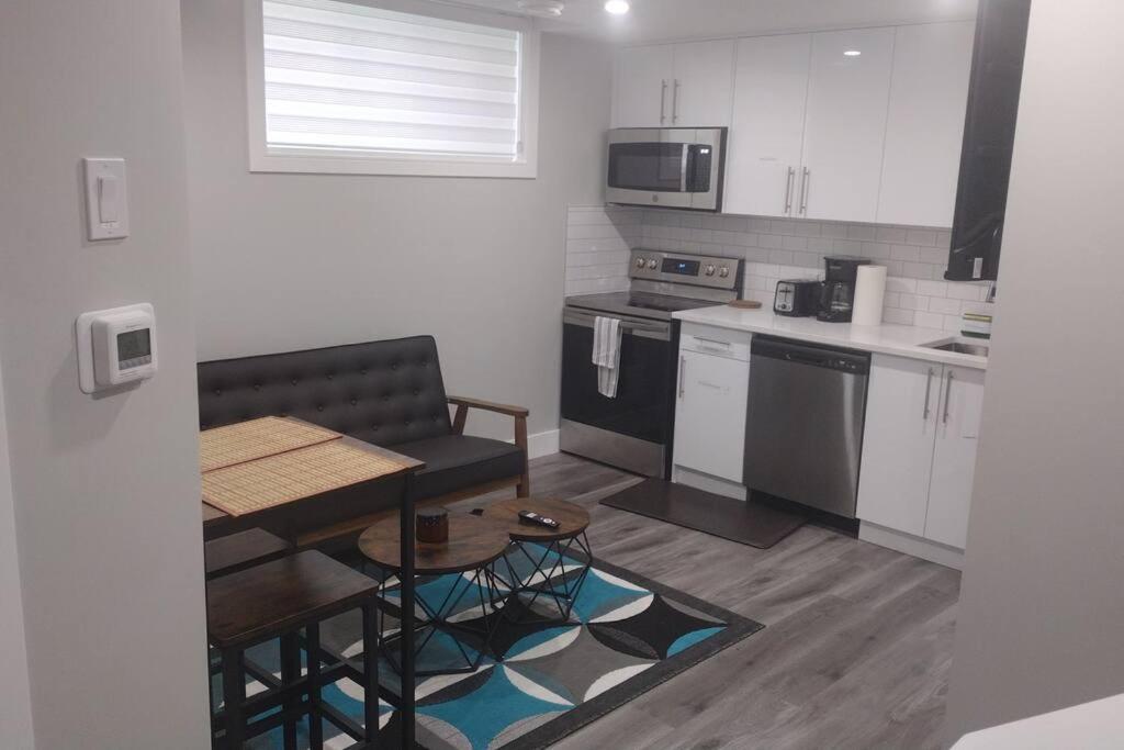 Cozy 2brm Legal Suite With Separate Entrance., Edmonton (updated prices