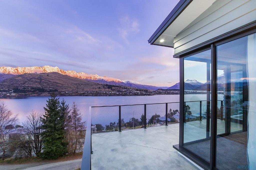 Luxury Retreat at 5 on The Hill Queenstown, Queenstown (updated prices 2024)